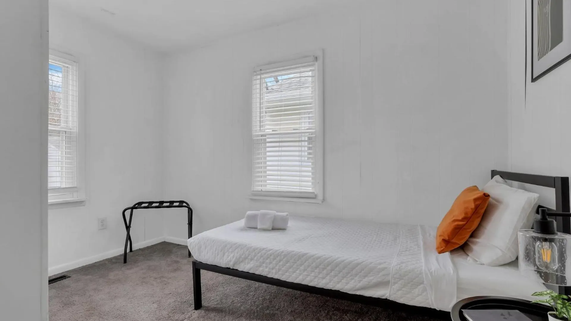 Vila Housepitality - The Southside Ranch Columbus USA